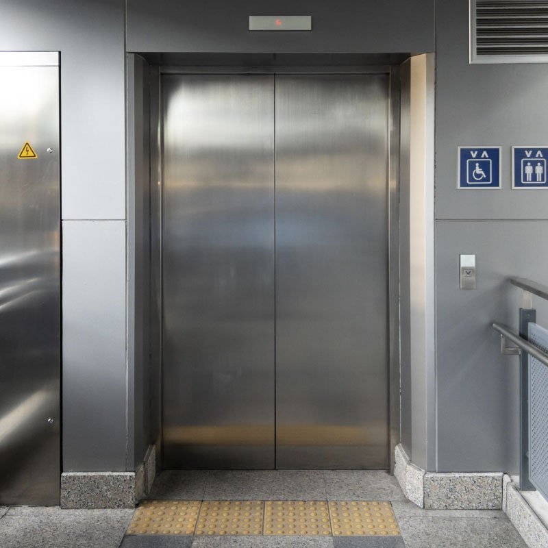 Modernización de ascensores y escaleras mecánicas en Cerber Lift